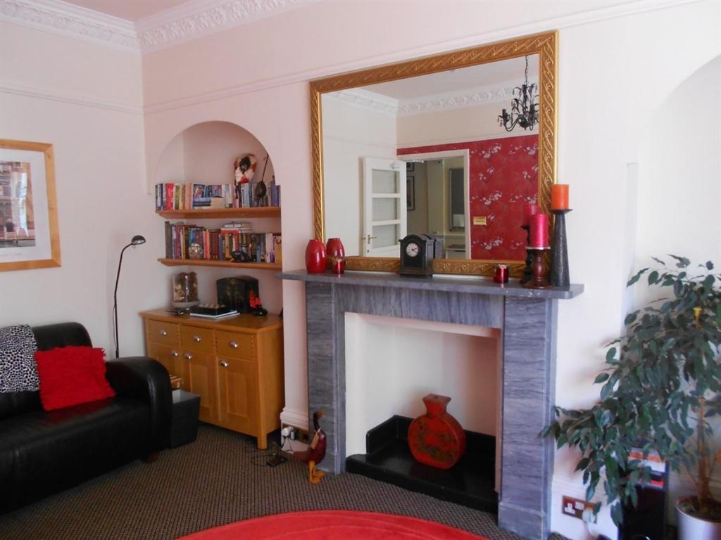 Guest house Cromwell House 4*